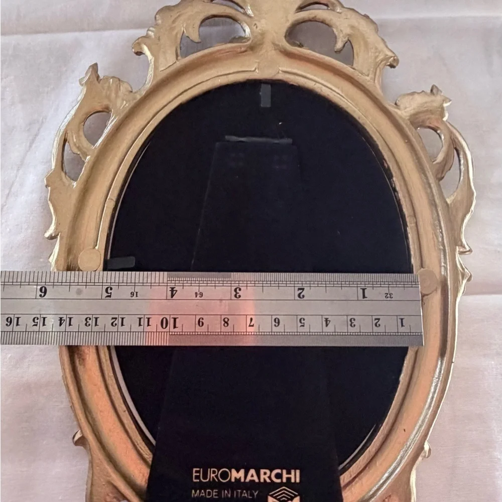Elegant gold baroque style Ornate Oval Photo Frame